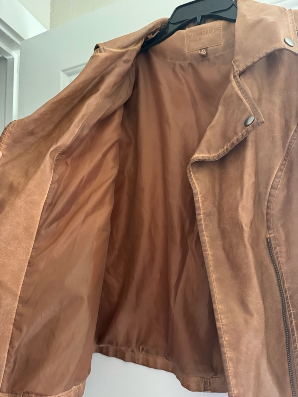 Faux leather jacket - Picture 3 of 4